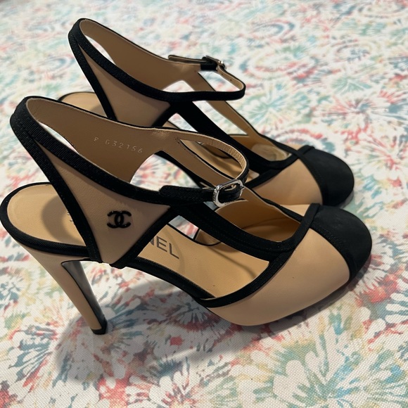 Brand new in box Chanel shoe - Picture 2 of 5